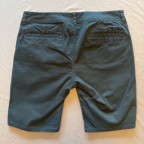 American Eagle Black Bermuda Shorts - Sz 12 - EUC - Picture 2 of 4